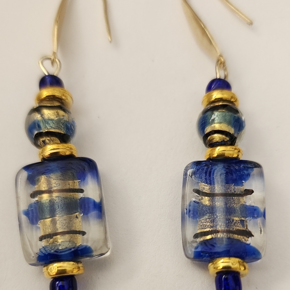 Handcrafted by Carolle Elegant Blue and Gold Dangle Earrings - Picture 1 of 4